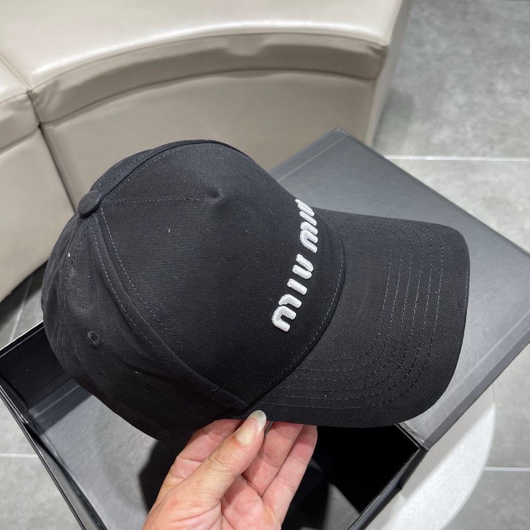 Miu Miu Caps